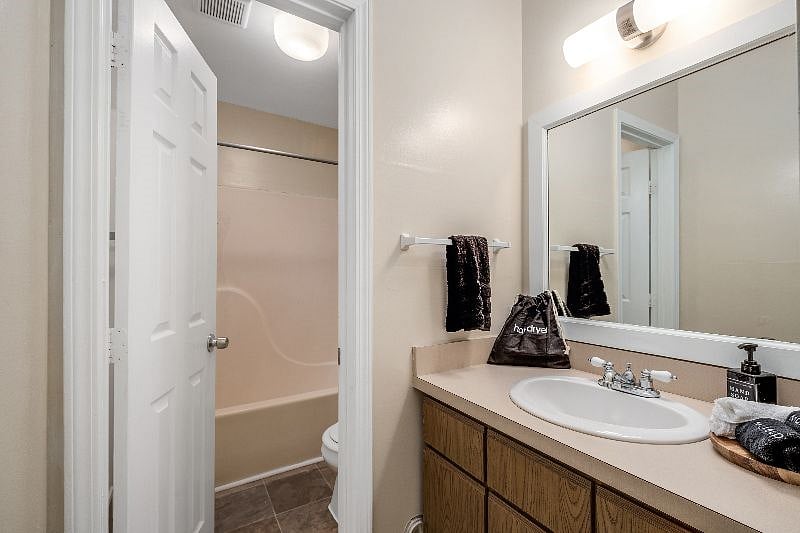 Furnished Finder property 544200_1 photo 8