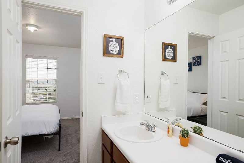 Furnished Finder property 544202_1 photo 32