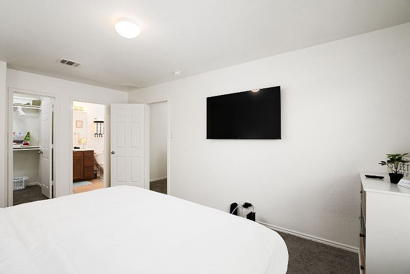 Furnished Finder property 544202_1 photo 36