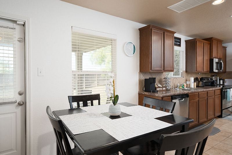 Furnished Finder property 544202_1 photo 40