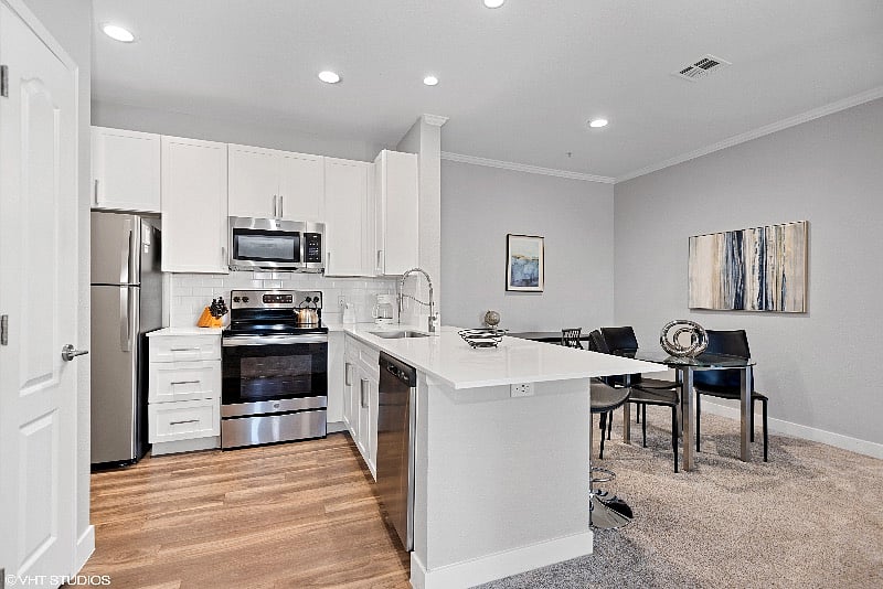 Furnished Finder property 544232_1 photo 3