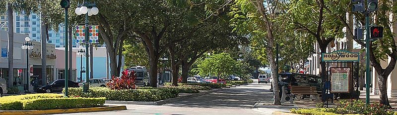 Quick 5 - Minute Drive to Downtown Hollywood