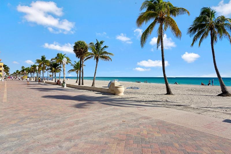 Quick 7-Minute Drive to Hollywood Beach