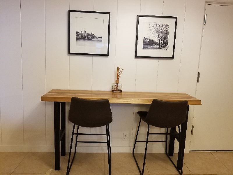 Extra work/dining space