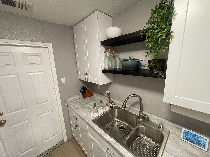 Furnished Finder property 544334_1 photo 9