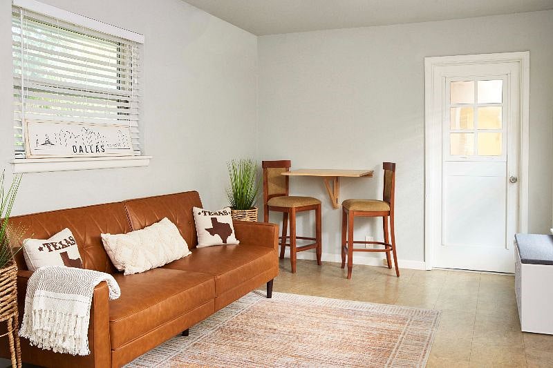 Den/Bonus Room- 1 convertible sofa bed/ perfect for relaxing by the patio or for an extra guest.