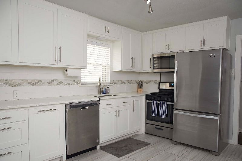 Big Kitchen perfect for preparing meals