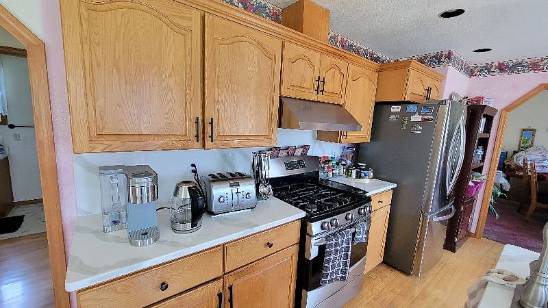 Shared kitchen - the fridge in here is private, you will have fridge in garage to use.