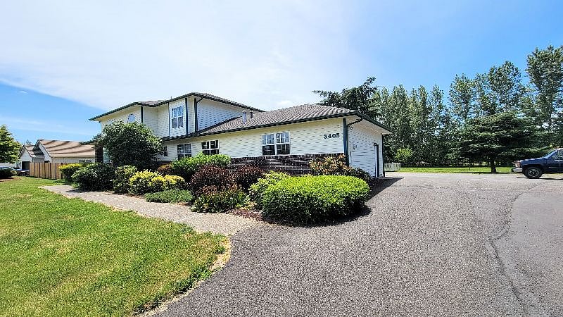 Front view of the beautiful property