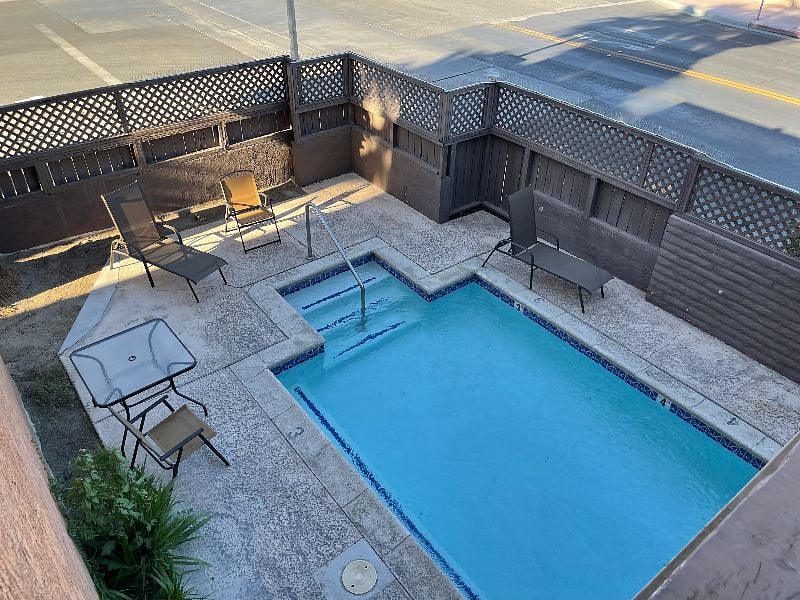 Furnished Finder property 544532_1 photo 17