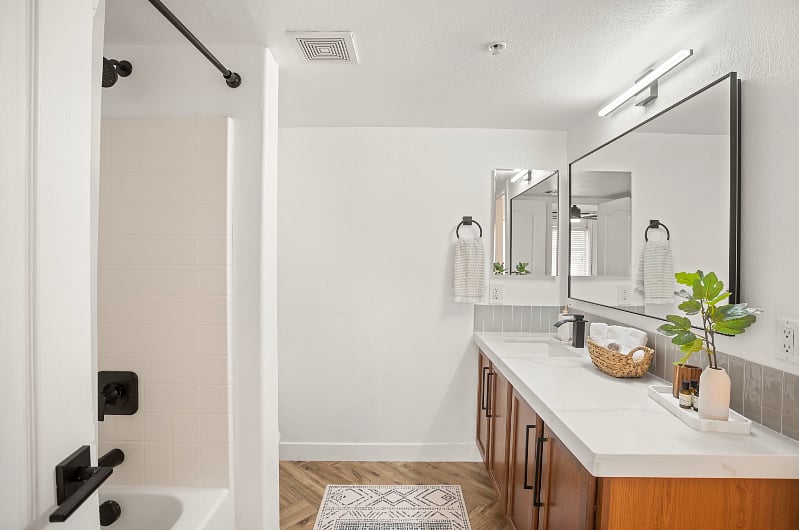 Downstairs Full Bathroom