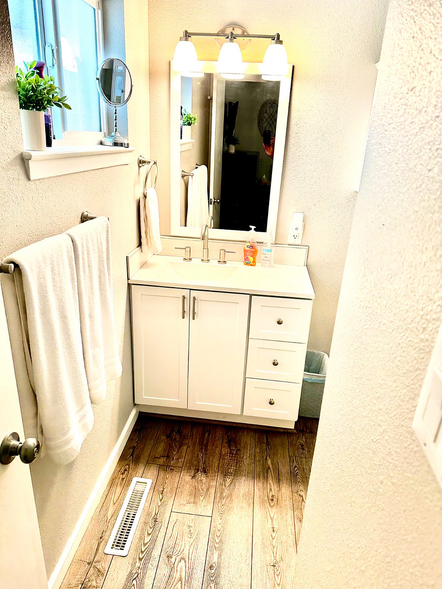 Primary bedroom private bathroom. Hair dryer, toilet paper and towels included