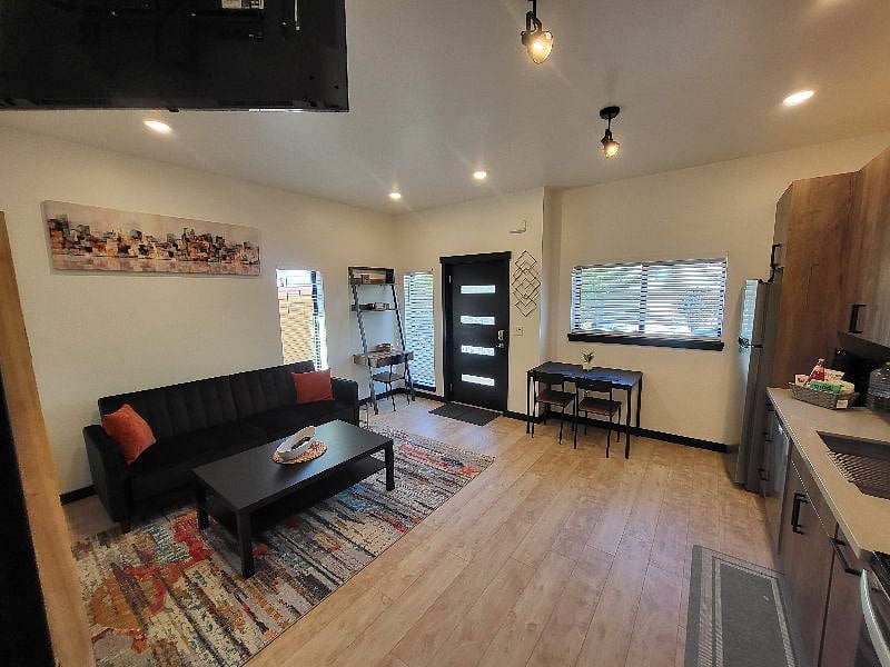 Furnished Finder property 544865_2 photo 3