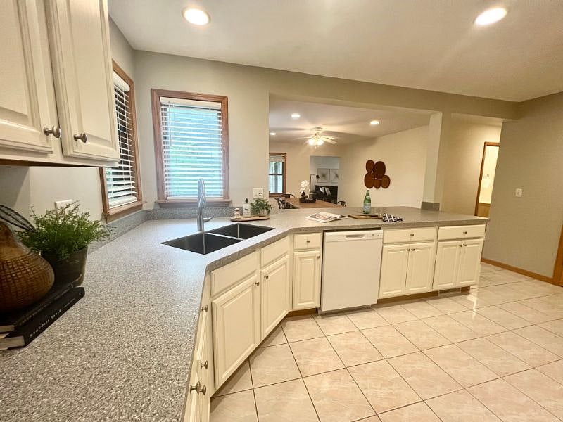 Furnished Finder property 544893_1 photo 18