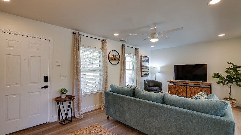 Furnished Finder property 544909_1 photo 3