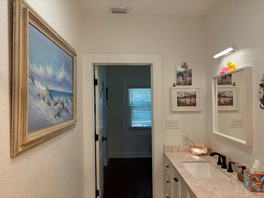 Fully renovated, generous sized bathroom