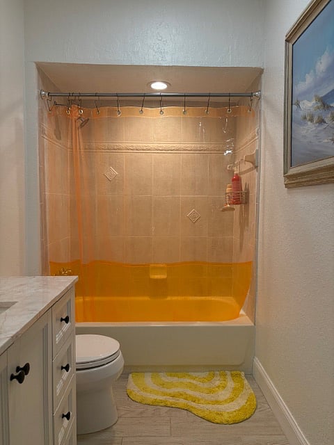 Fully renovated, generous sized bathroom
