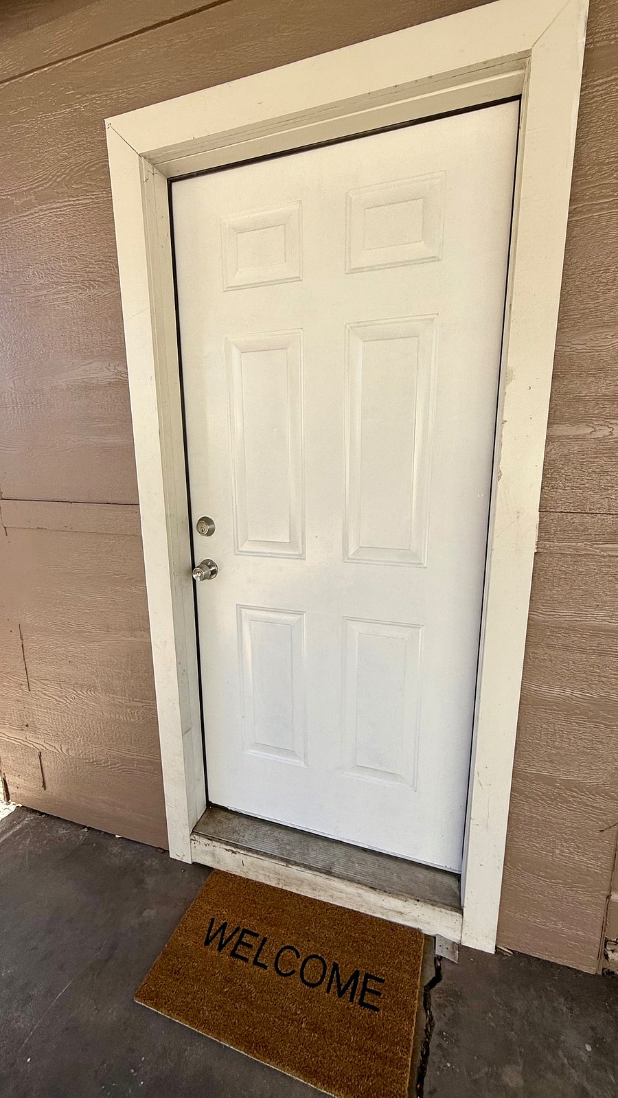 Front door to guest house located at the end of the driveway.