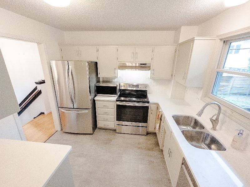 Kitchen Features All New Appliances