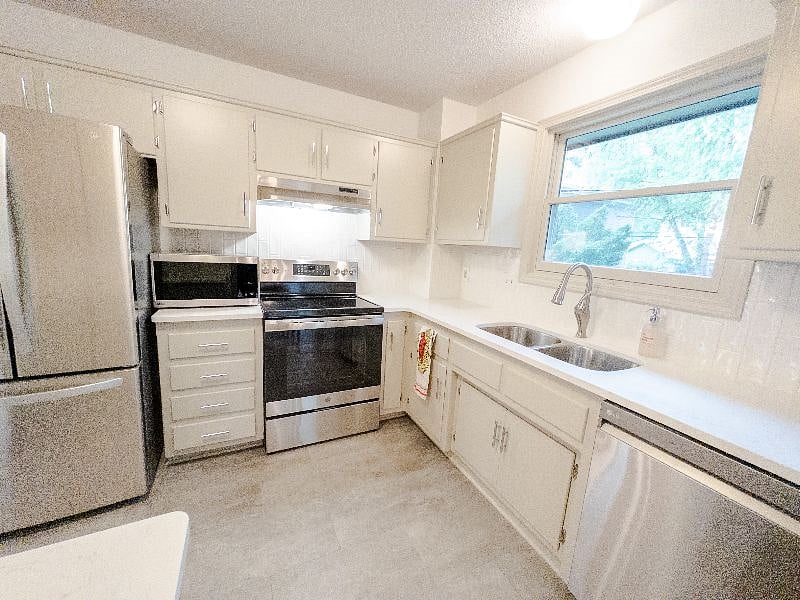 Kitchen Features All New Appliances
