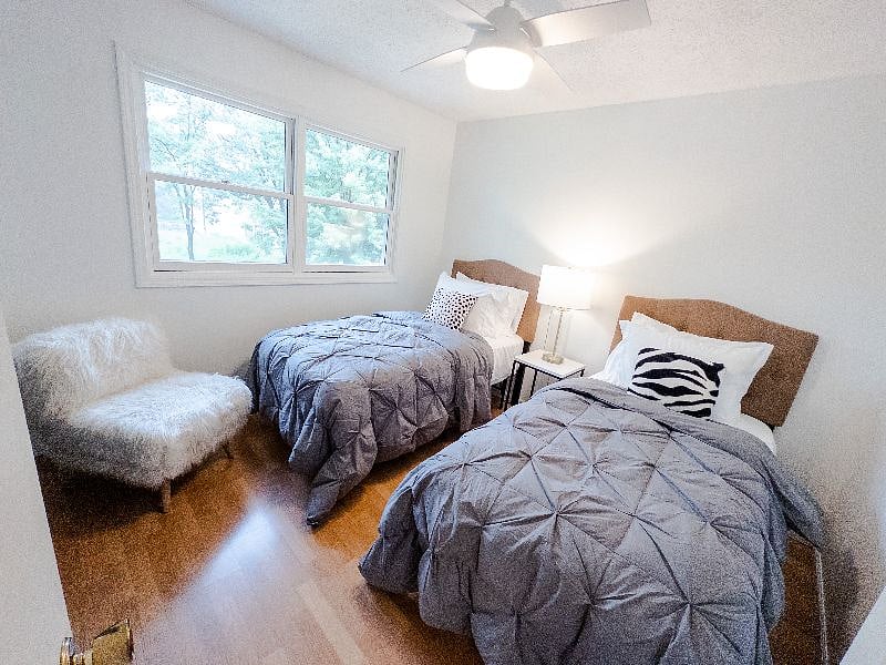 Bedroom 2 Features 2 Twin Bids
