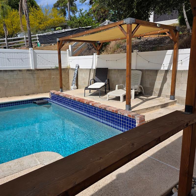 Furnished Finder property 545270_1 photo 15