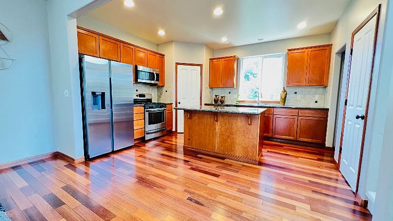 2nd floor Full Kitchen