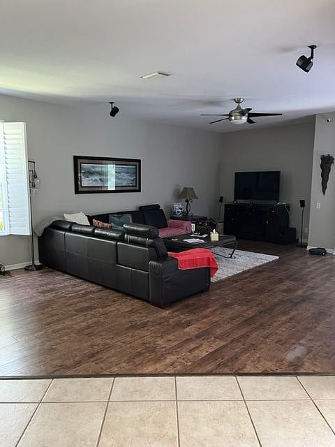 Furnished Finder property 545405_1 photo 3