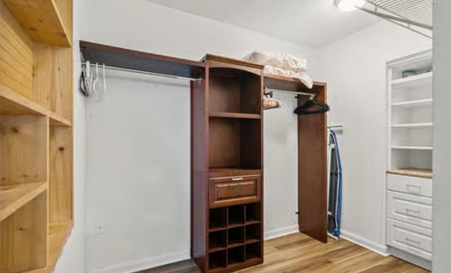 Walk-in closet
