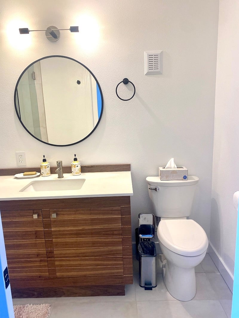 New bathroom that is fresh and clean