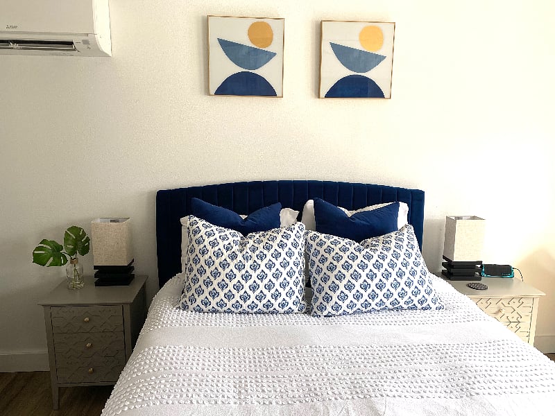 Queen size bed and a new split unit for heat/cooling comfort that you control. 