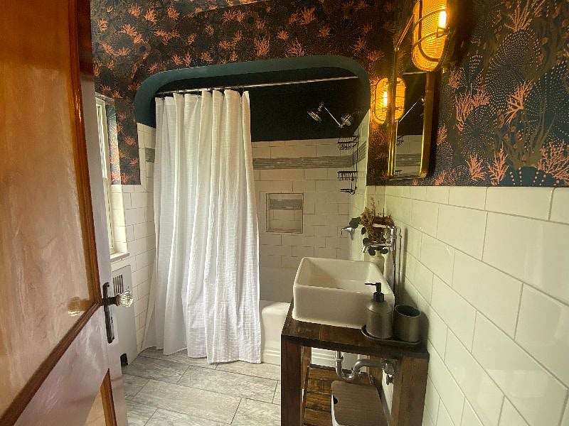 Full Bath