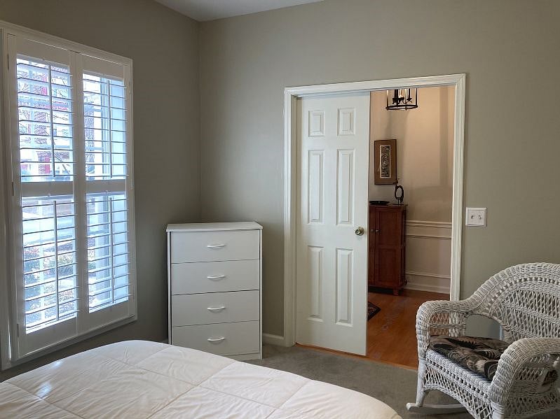First floor bedroom-queen bed