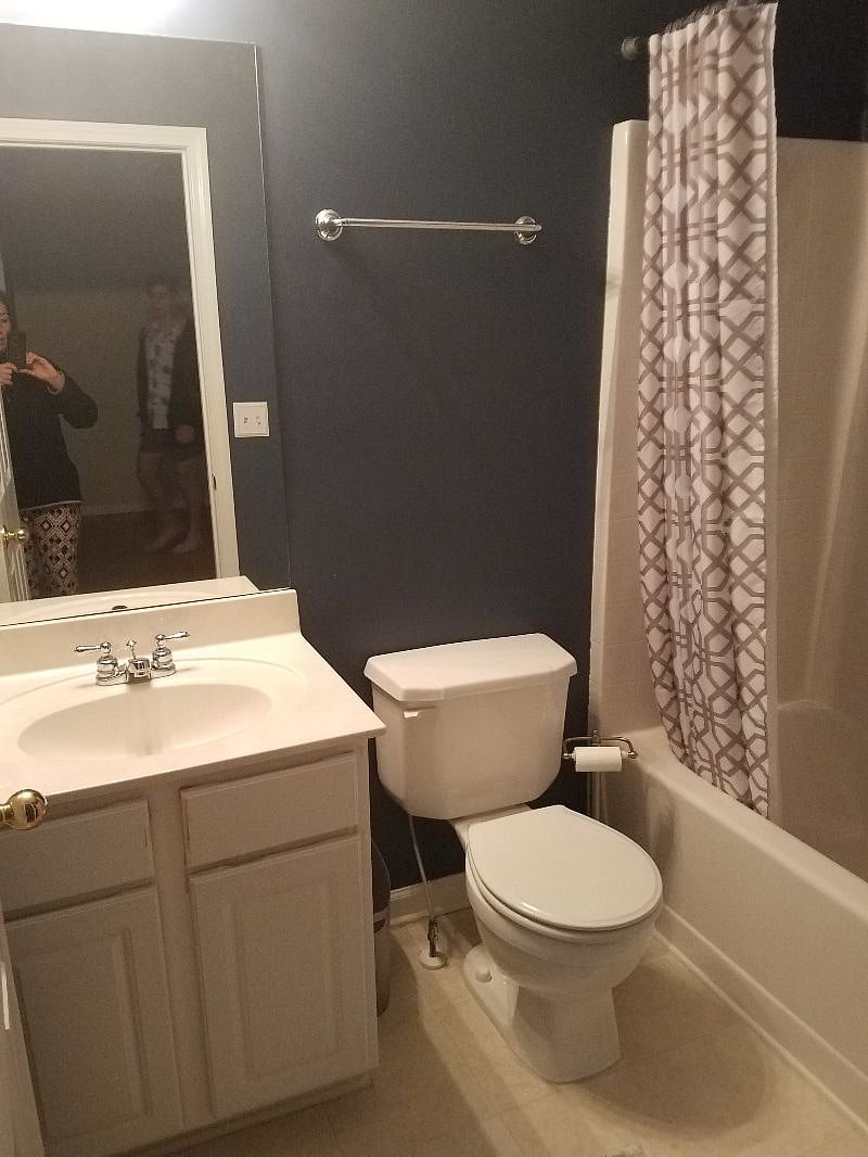Full bath near bedrooms.