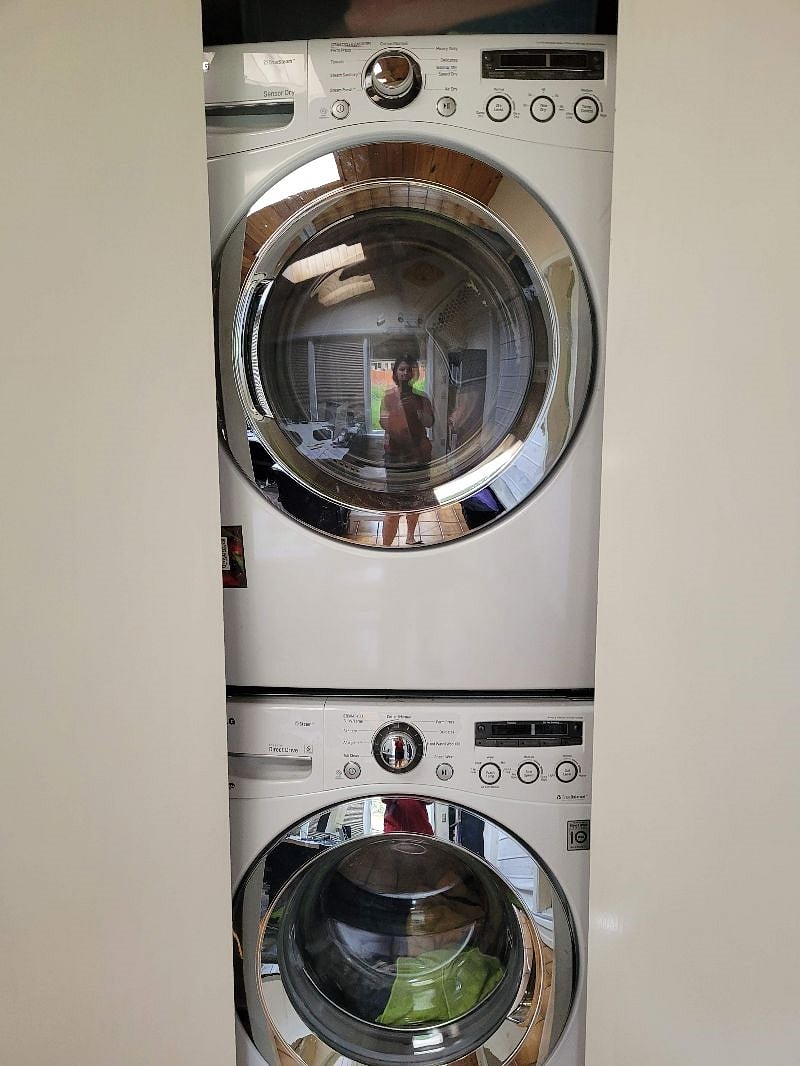 Shared Washer/Dryer