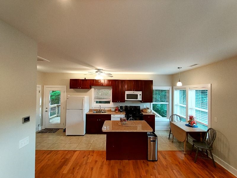 The kitchen and dining area