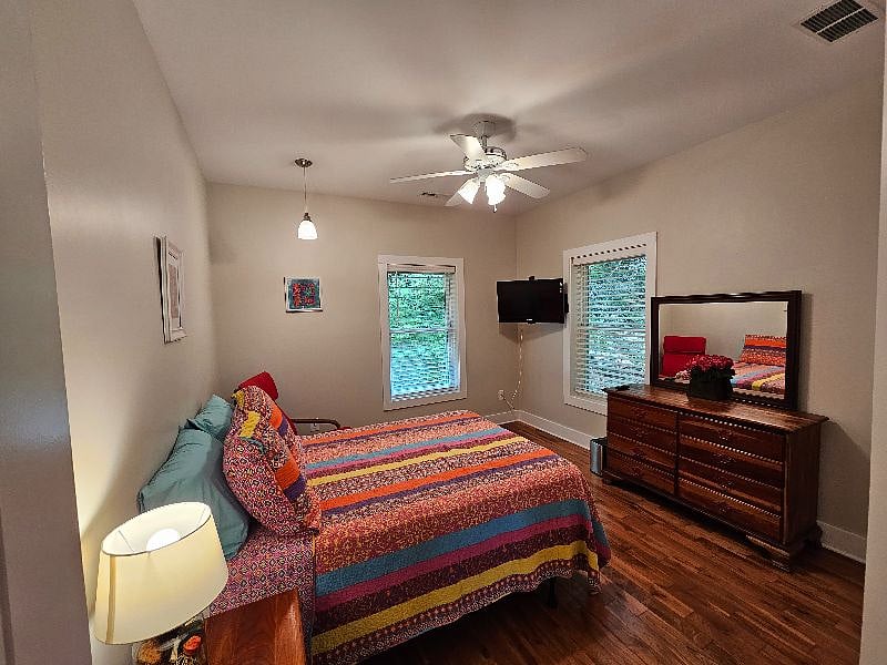 bedroom 2, full bed