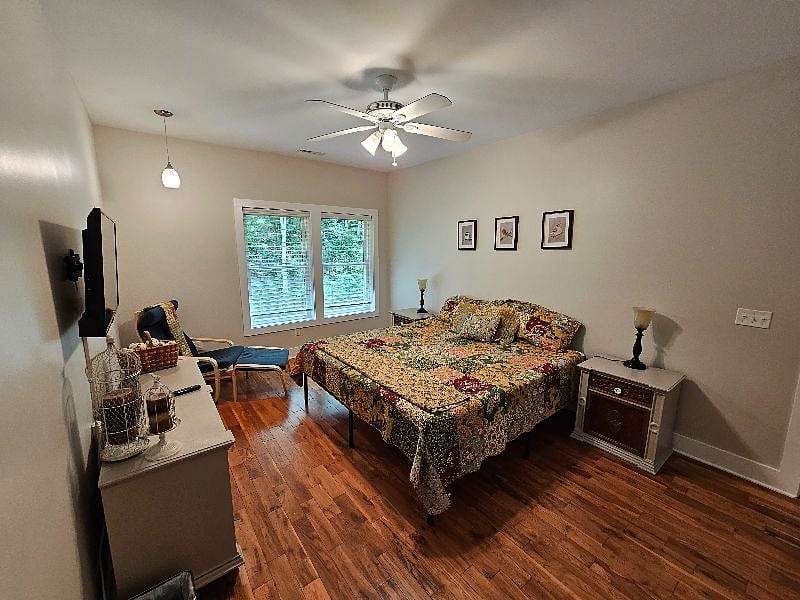 master bedroom, king bed