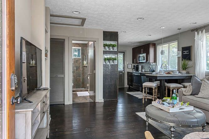 Furnished Finder property 545754_1 photo 3
