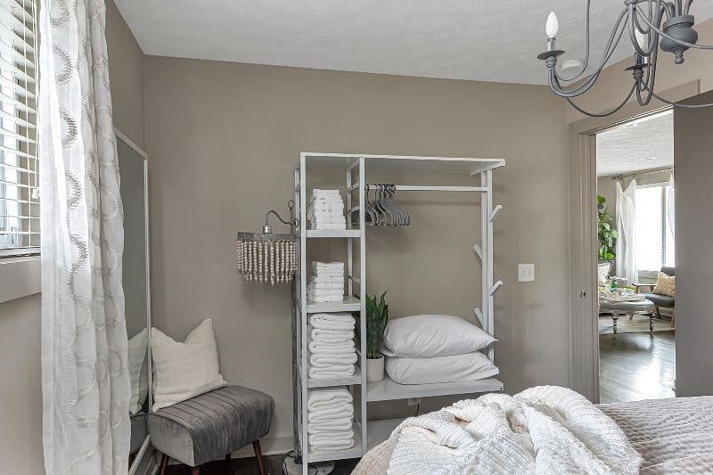There is some extra storage for blankets and towels.