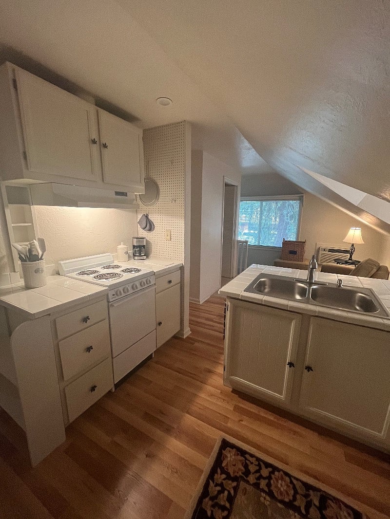 Furnished Finder property 545755_2 photo 4