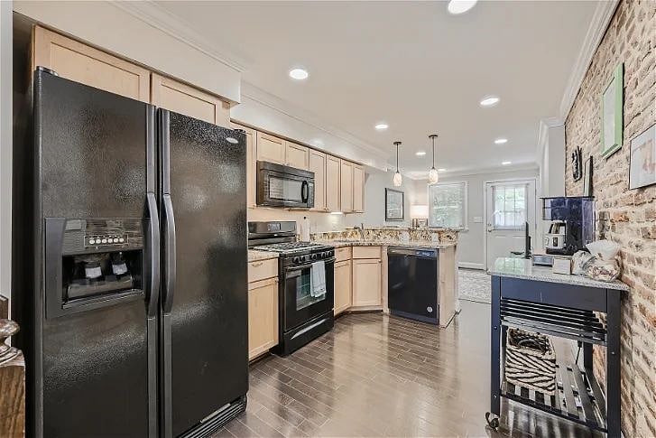 Furnished Finder property 545807_1 photo 3