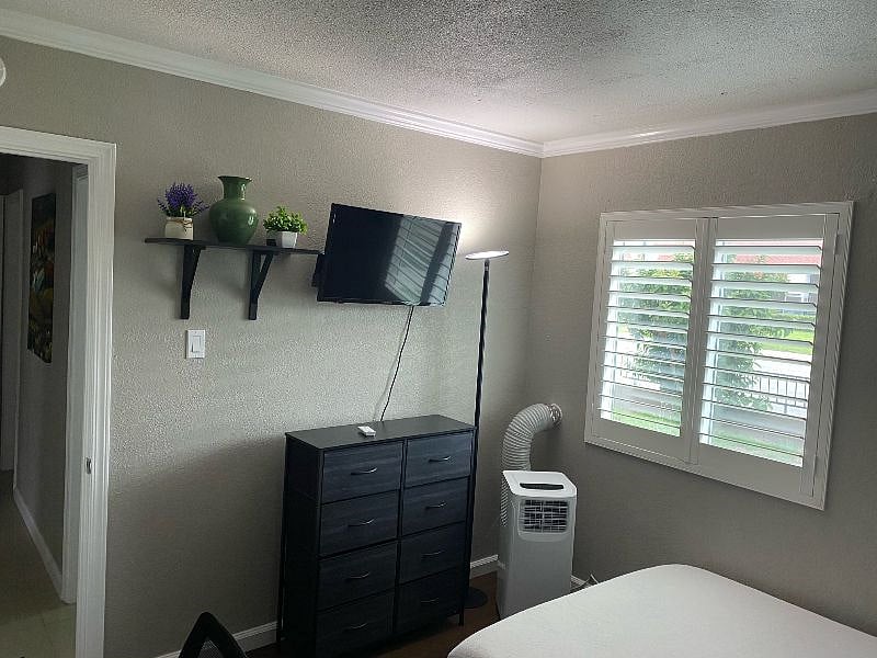 Bedroom 3 $1000 100 sq ft