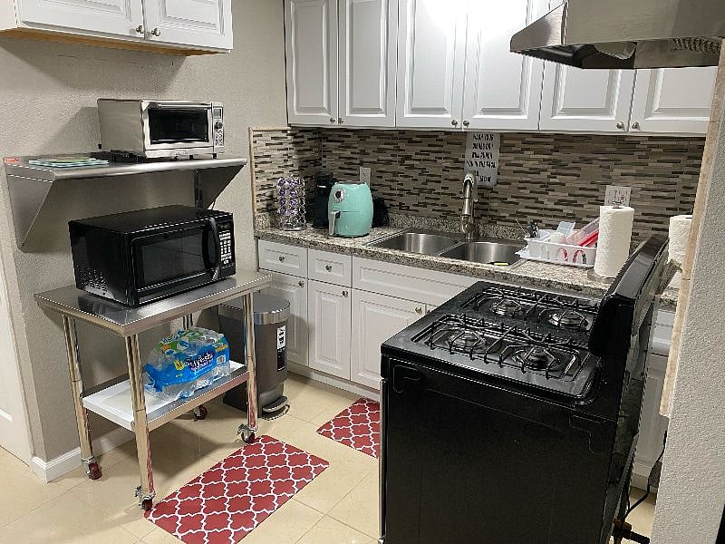 air fryer, keurig, toaster, toaster oven, microwave, gas stove