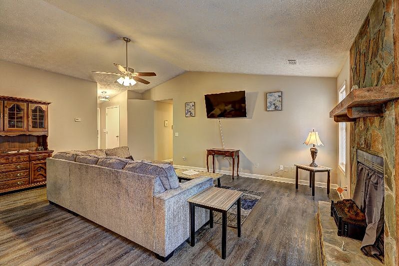 Furnished Finder property 546005_1 photo 4