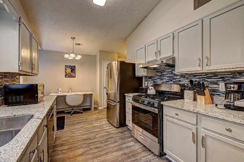 Furnished Finder property 546005_1 photo 6