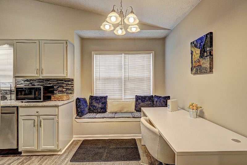 Furnished Finder property 546005_1 photo 13