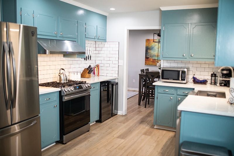 Stainless steel appliances included gas stove top