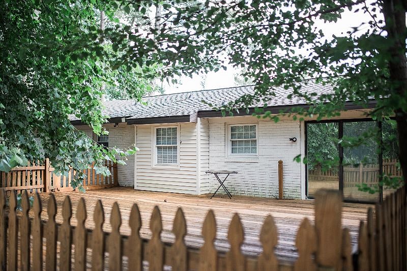 Large Deck: Covers 3/4 length of the entire house