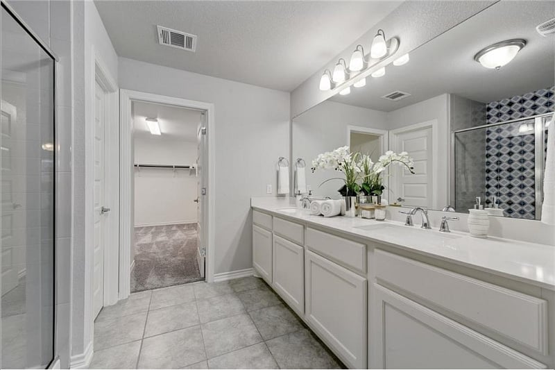 Owner Ensuite on upper level